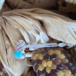 Adorable NWOT Native American Navajo Turquoise & Sterling Tomahawk Pendant 🩵🎁